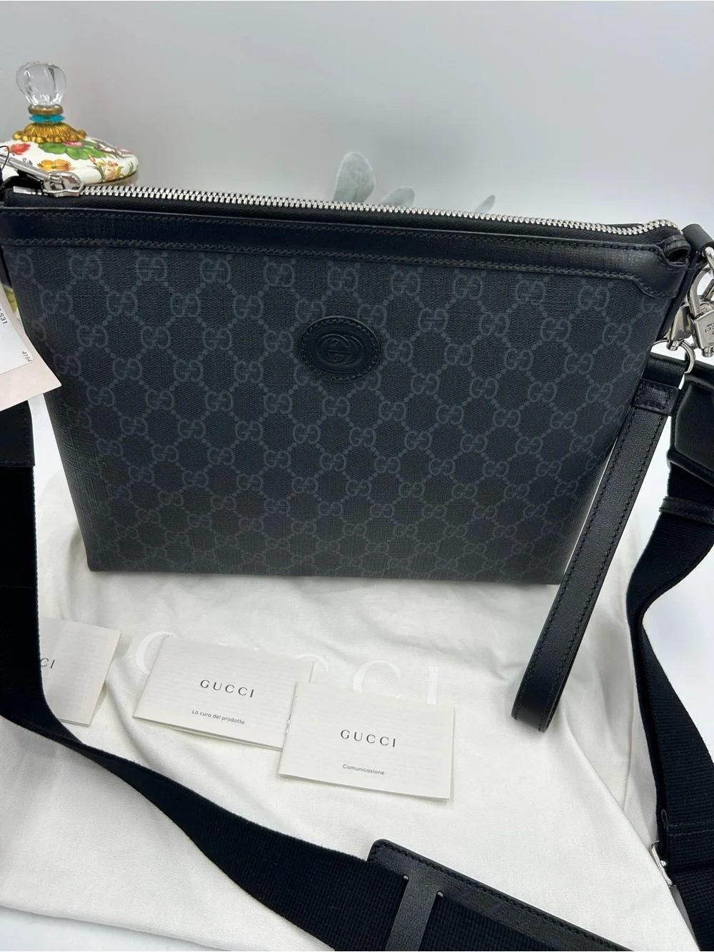 Gucci classic messenger